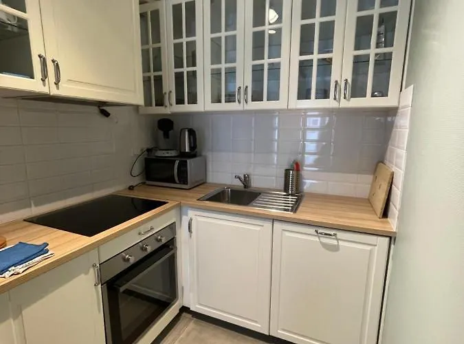 Close From Train Station And Shops Апартаменты *