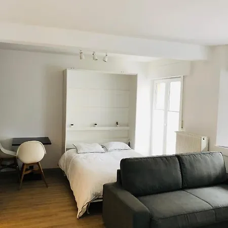 Close From Train Station And Shops