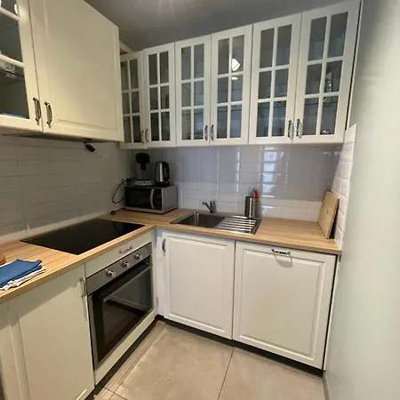 Close From Train Station And Shops Apartmán *