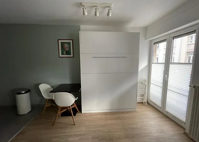 Apartment Close From Train Station And Shops